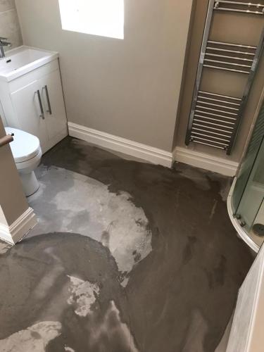 walls-and-skirting-decorated