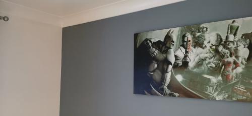 feature-wall-in-grey